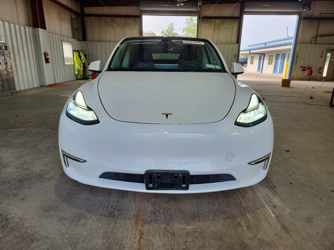 2023 Tesla Model Y - Фото 5