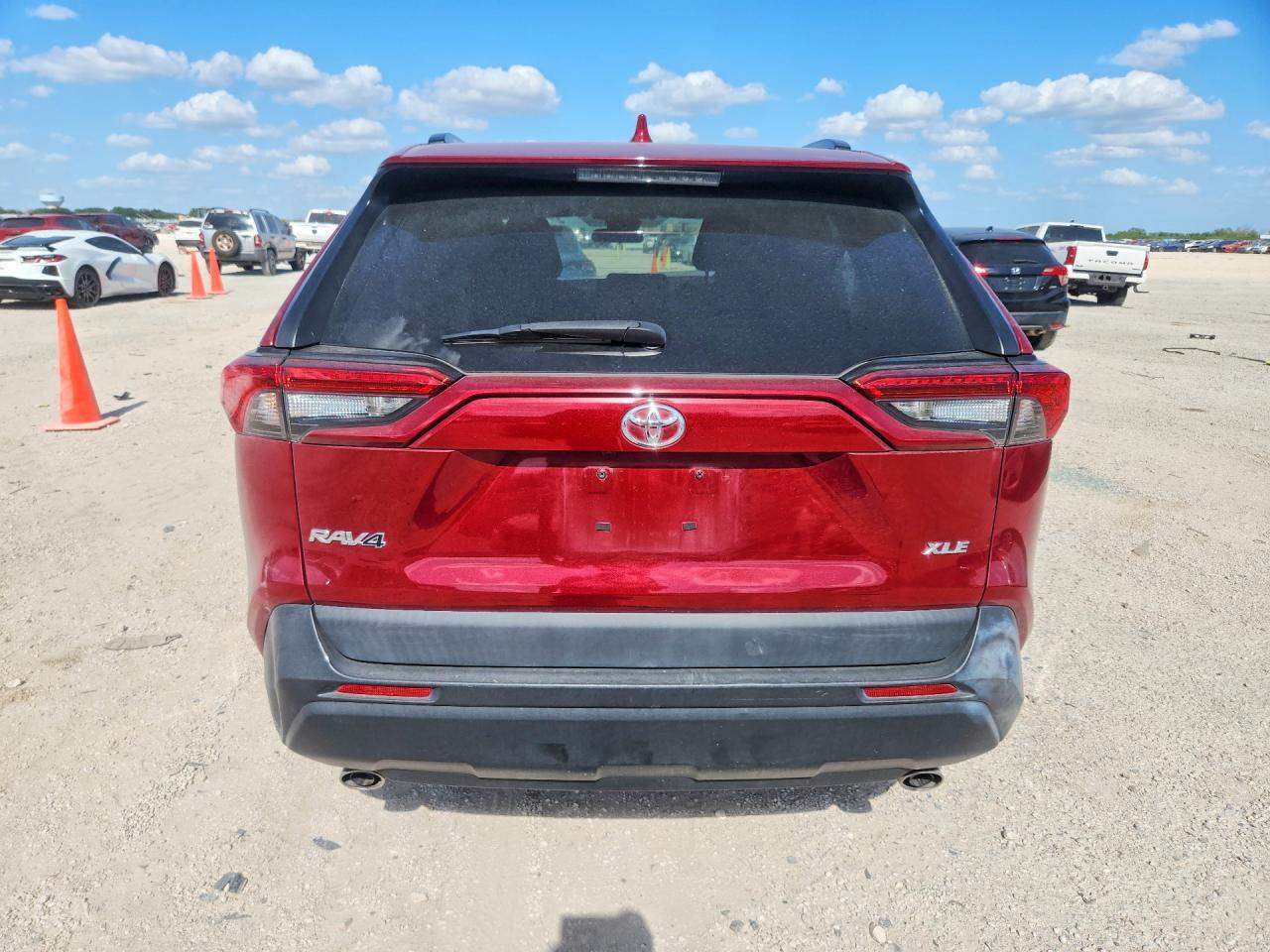 2021 Toyota Rav4 Xle Premium - Фото 6