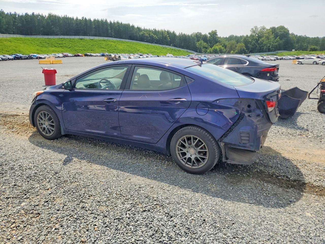 2013 Hyundai Elantra Limited - Image 2