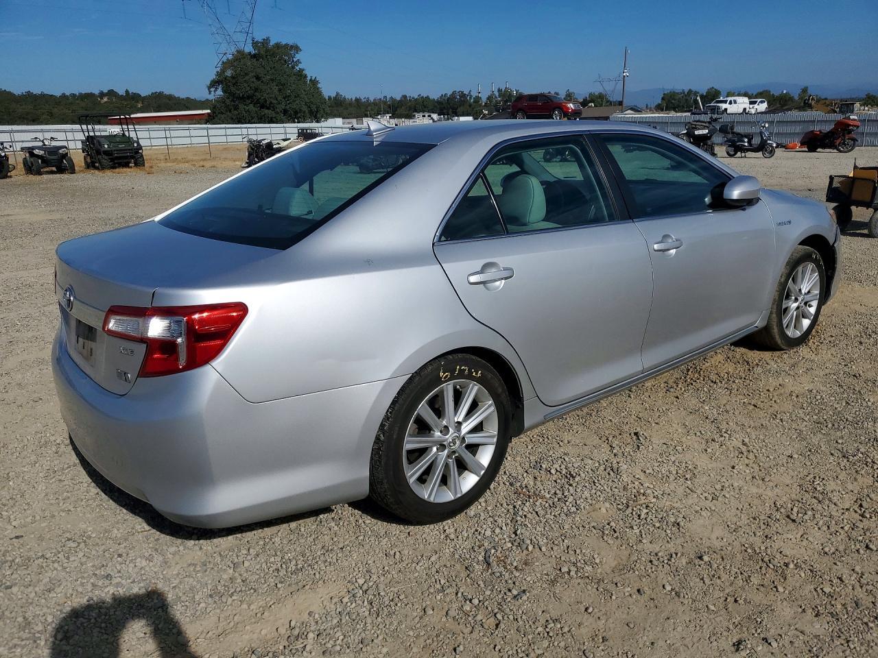 2012 Toyota Camry Hybrid Xle - Фото 3