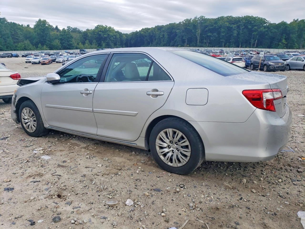 2013 Toyota Camry Le - Image 2