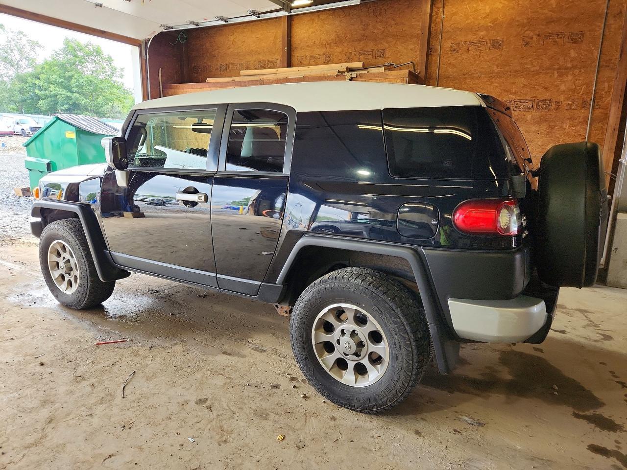 2013 Toyota Fj Cruiser Base - Фото 2