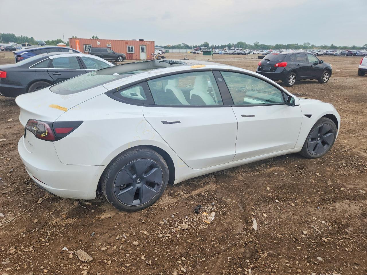 2022 Tesla Model 3 - Фото 3