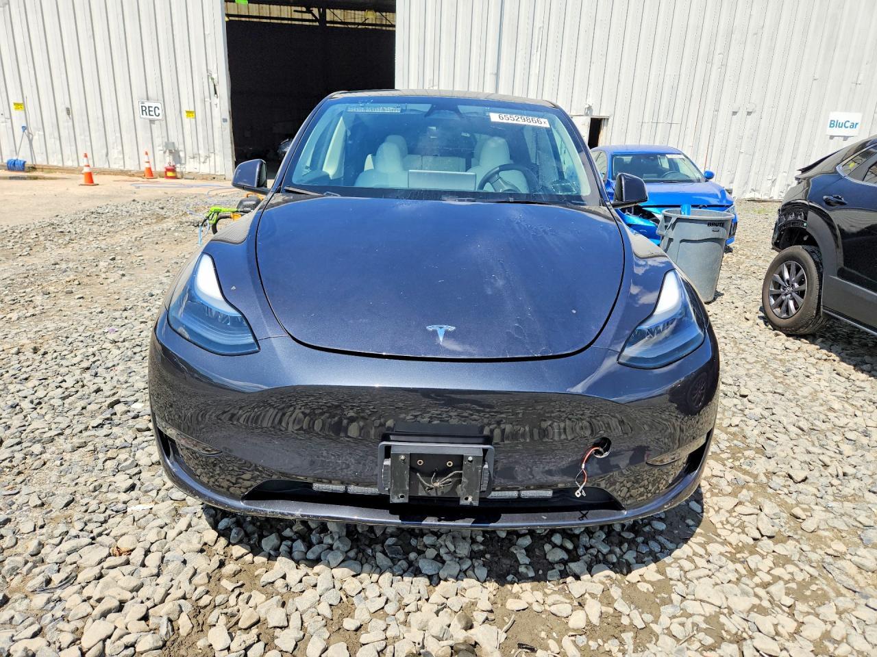 2024 Tesla Model Y - Image 5