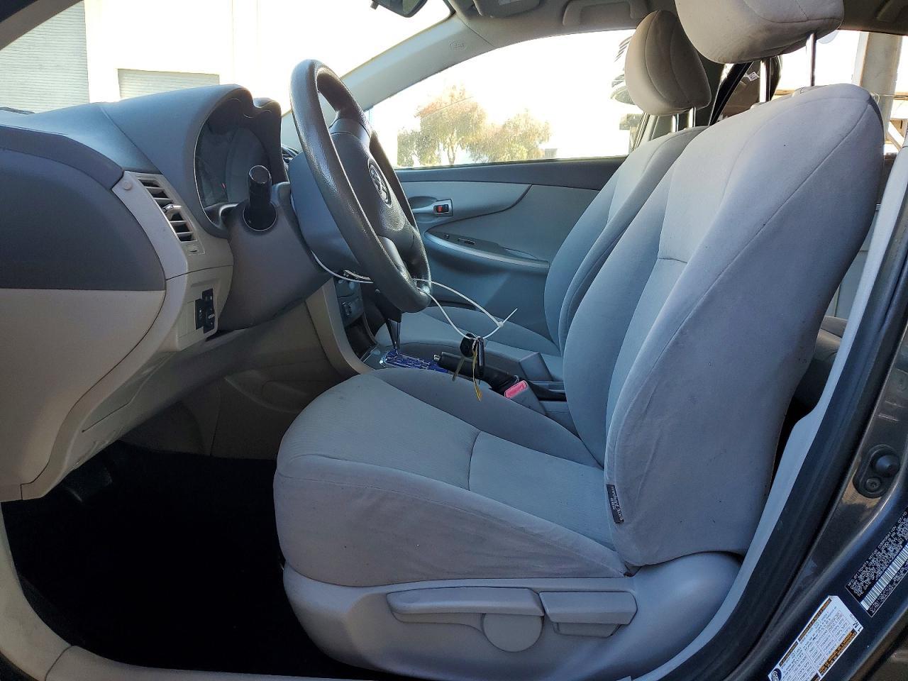 2010 Toyota Corolla Le - Фото 7