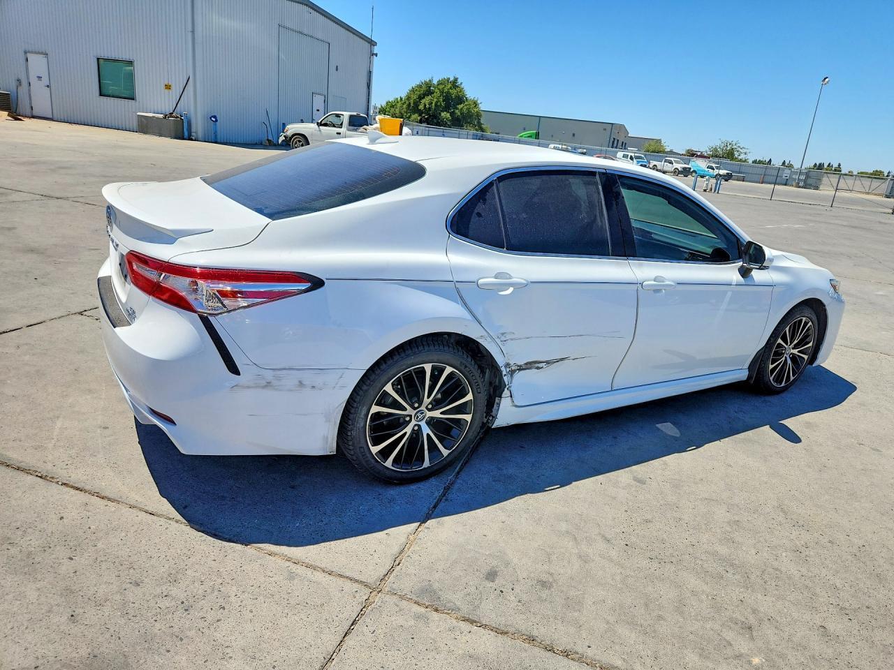 2020 Toyota Camry Se - Image 3
