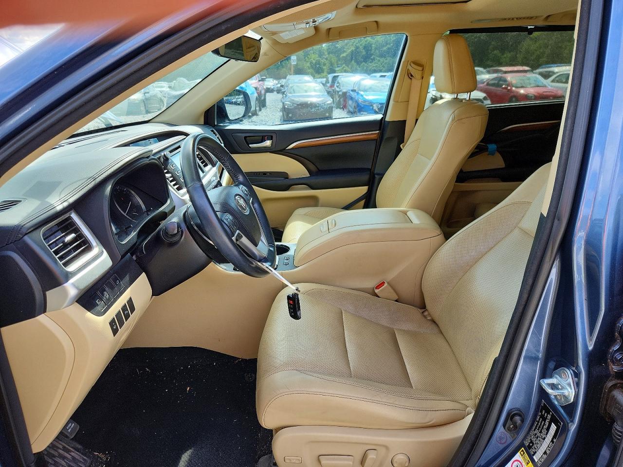 2017 Toyota Highlander Limited - Image 7