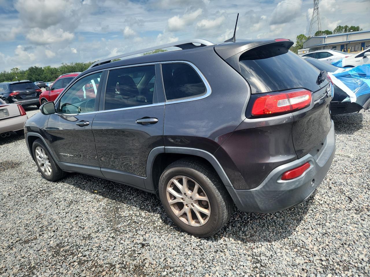 2016 Jeep Cherokee Latitude - Фото 2