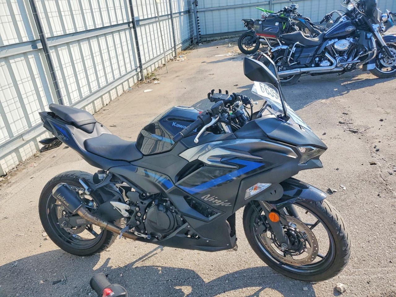 2025 Kawasaki Ex500