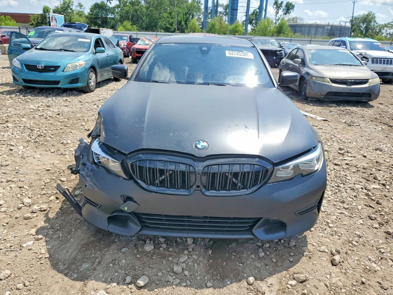 2019 BMW 330Xi - Фото 5
