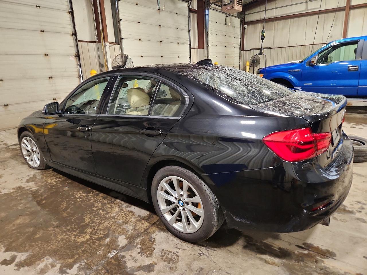 2017 BMW 320 I - Фото 2