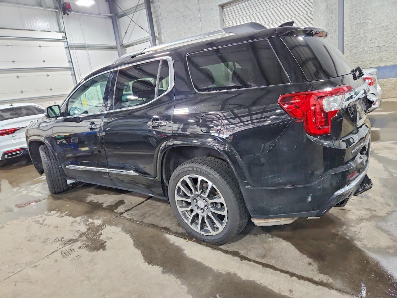 2021 GMC Acadia Denali - Фото 2