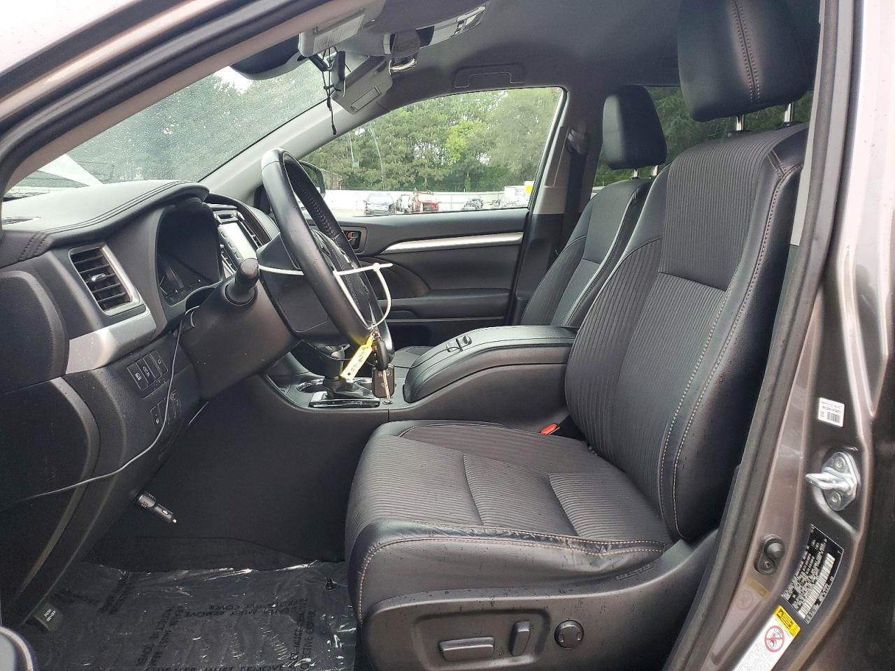 2017 Toyota Highlander Le Plus - Фото 7
