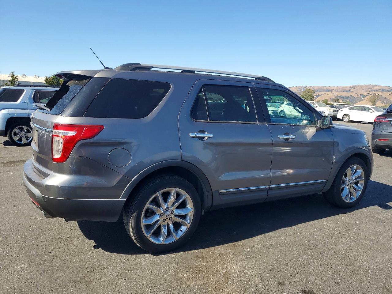 2013 Ford Explorer Xlt - Image 3