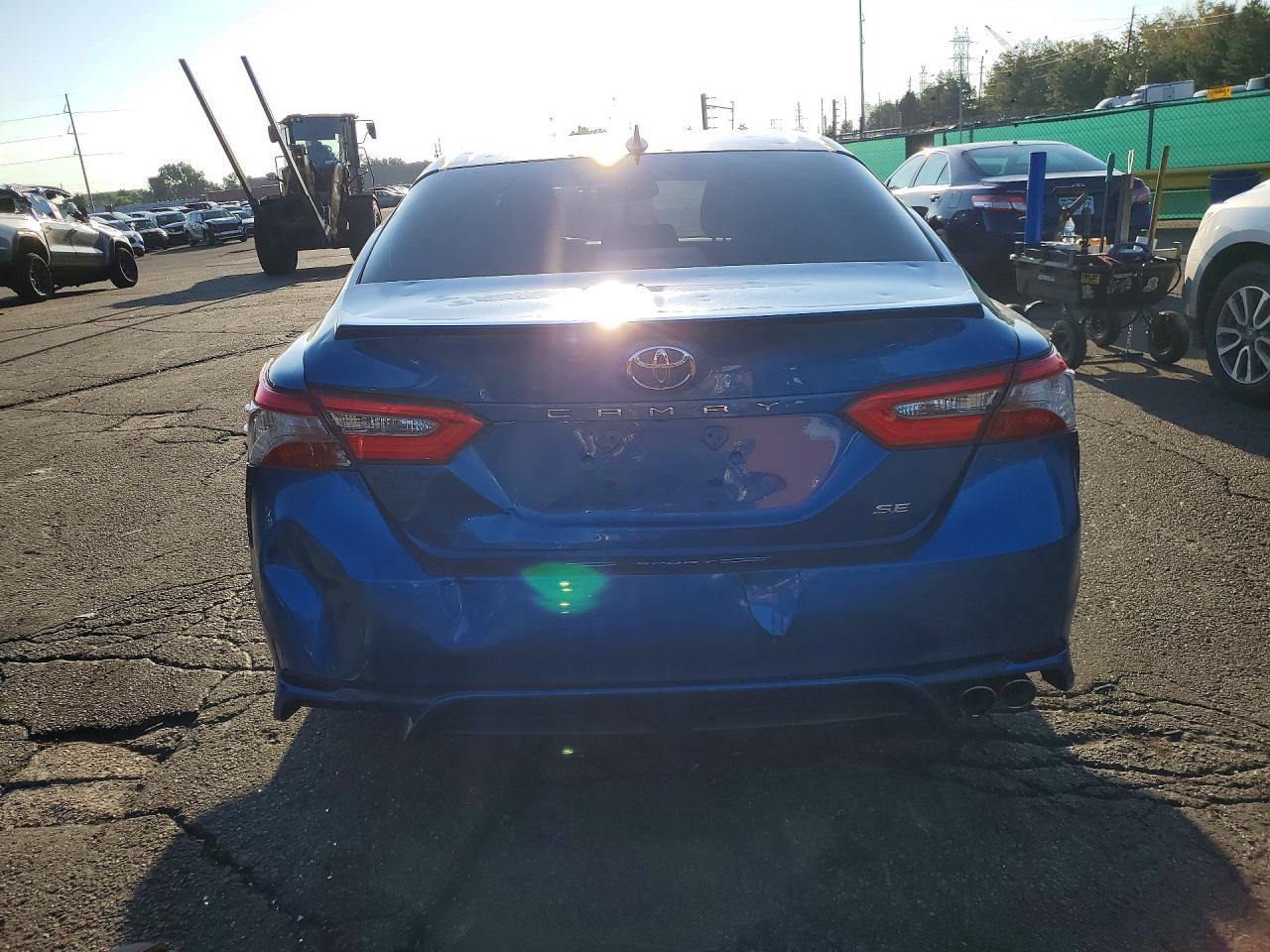 2018 Toyota Camry Se - Фото 6