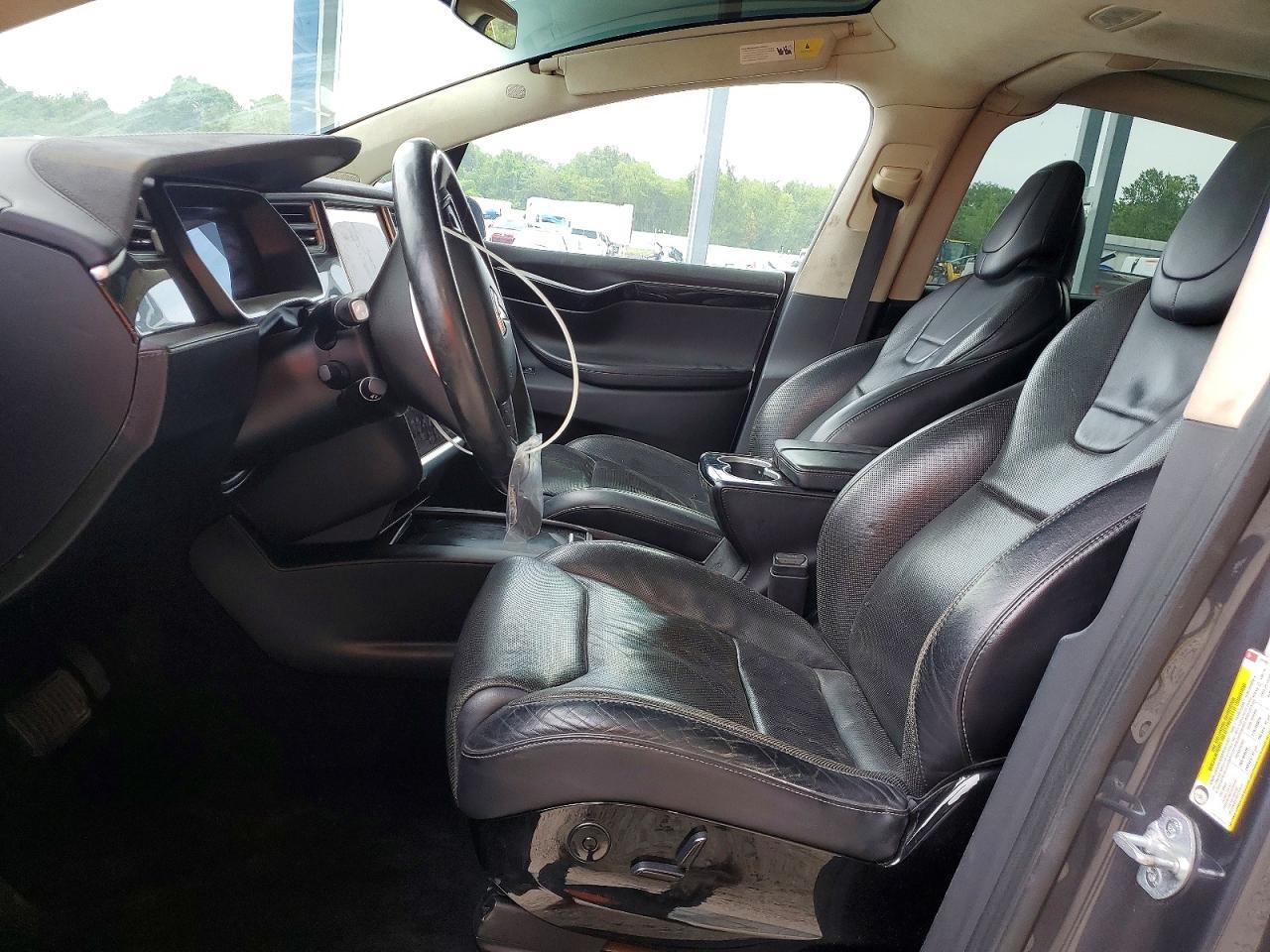 2016 Tesla Model X - Image 7