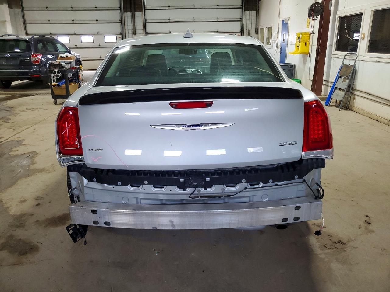 2019 Chrysler 300 Touring - Фото 6