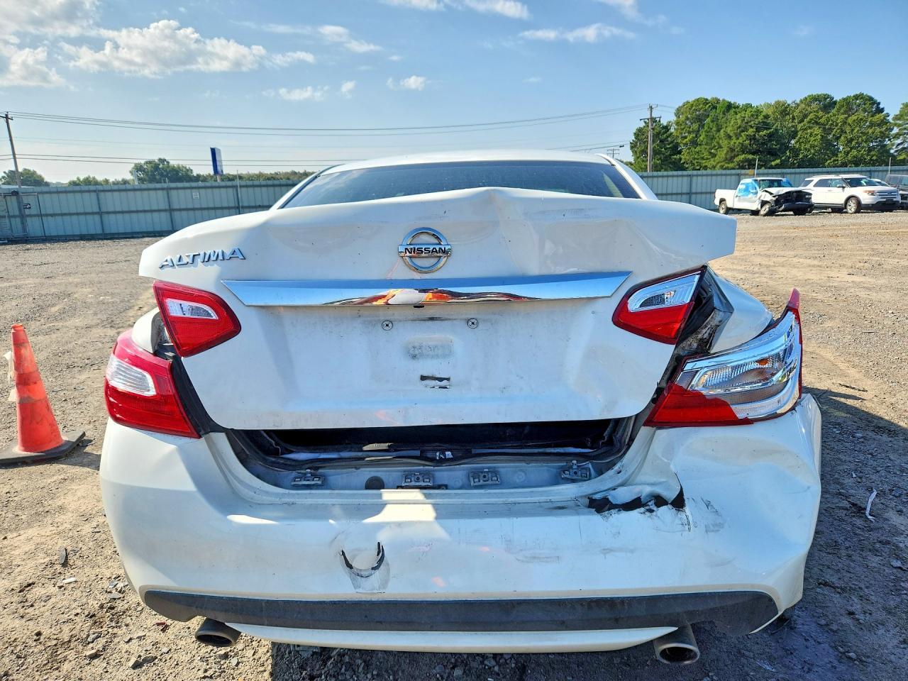 2016 Nissan Altima 2.5 S - Image 6