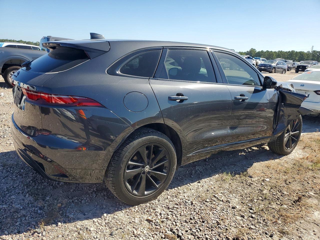 2025 Jaguar F-Pace R-Dynamic S - Image 3