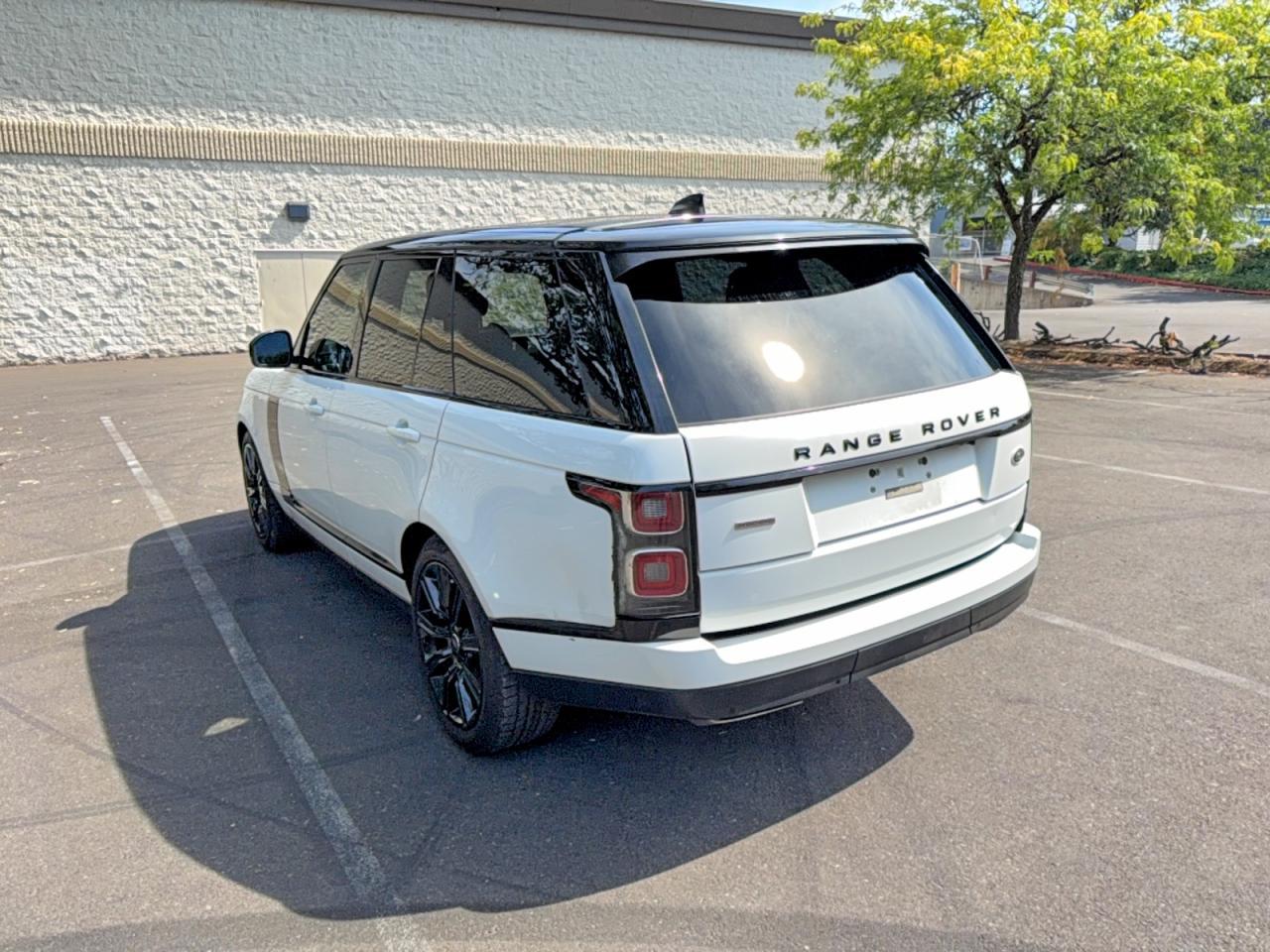 2019 Land Rover Range Rover Supercharged - Image 3