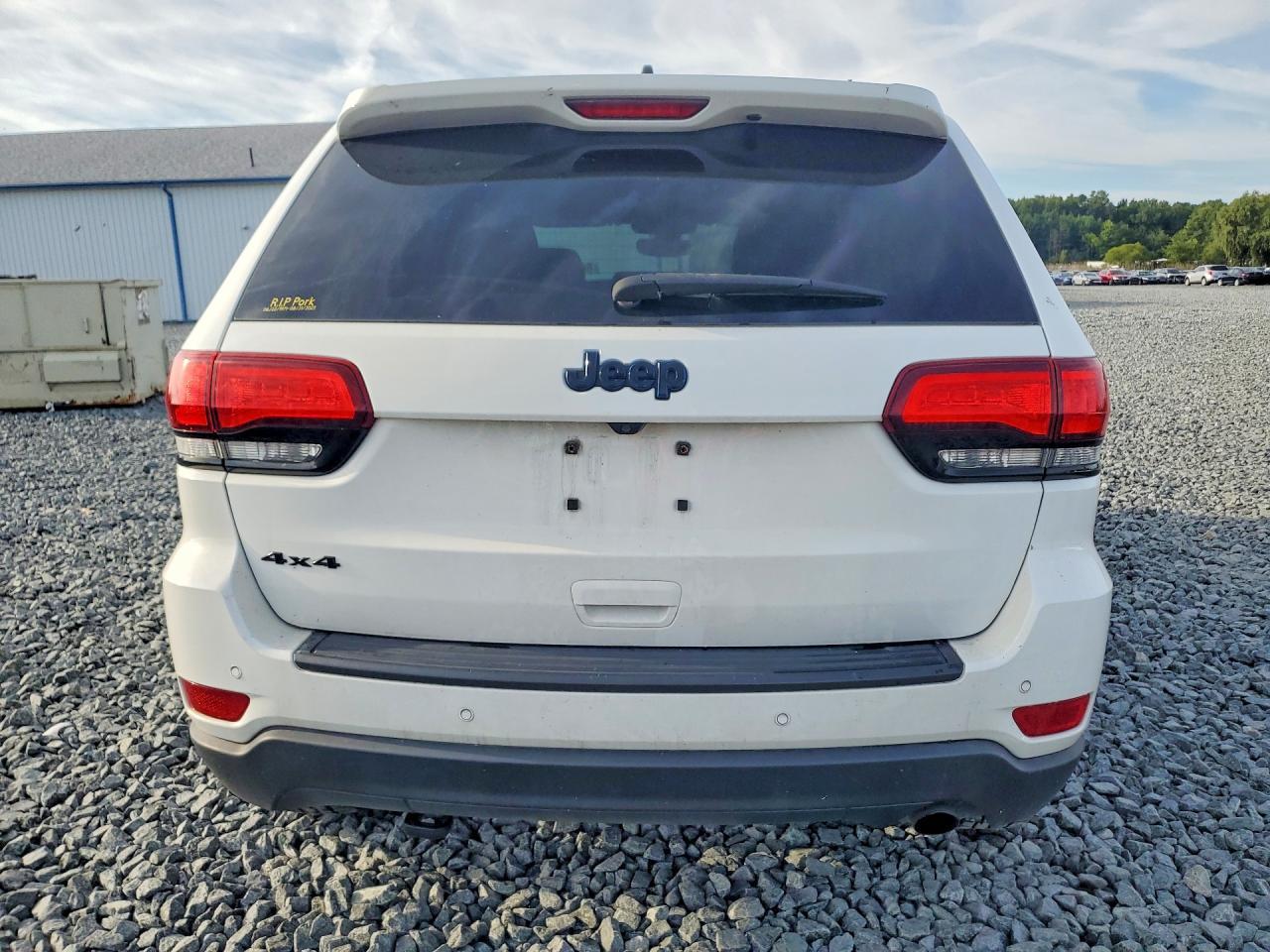 2019 Jeep Grand Cherokee Laredo - Image 6