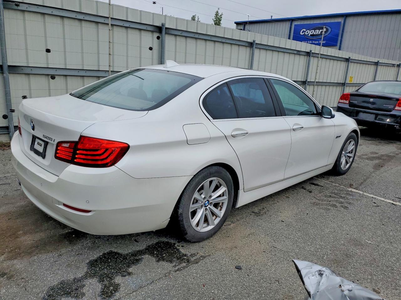 2016 BMW 528 I - Image 3