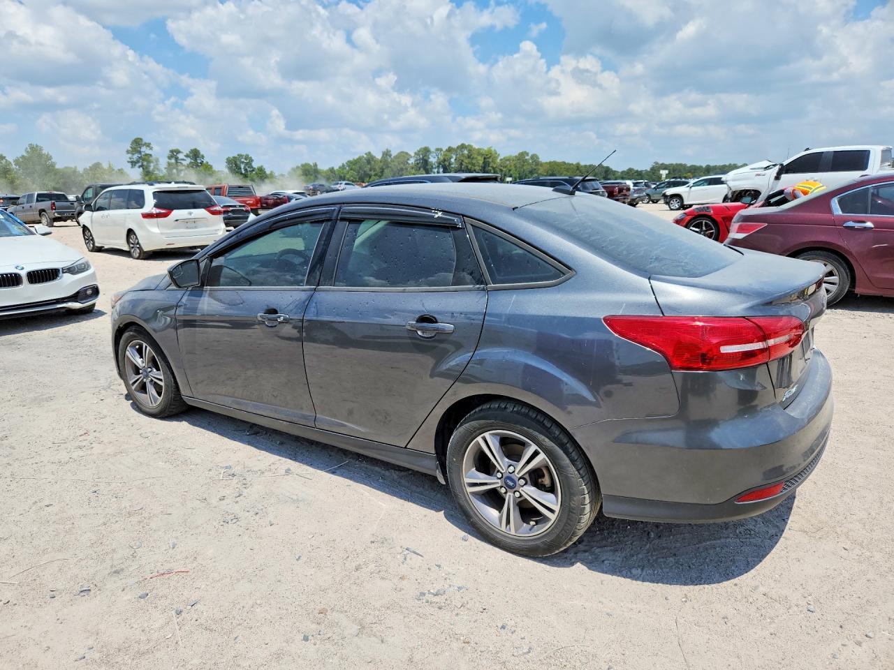 2018 Ford Focus Se - Фото 2