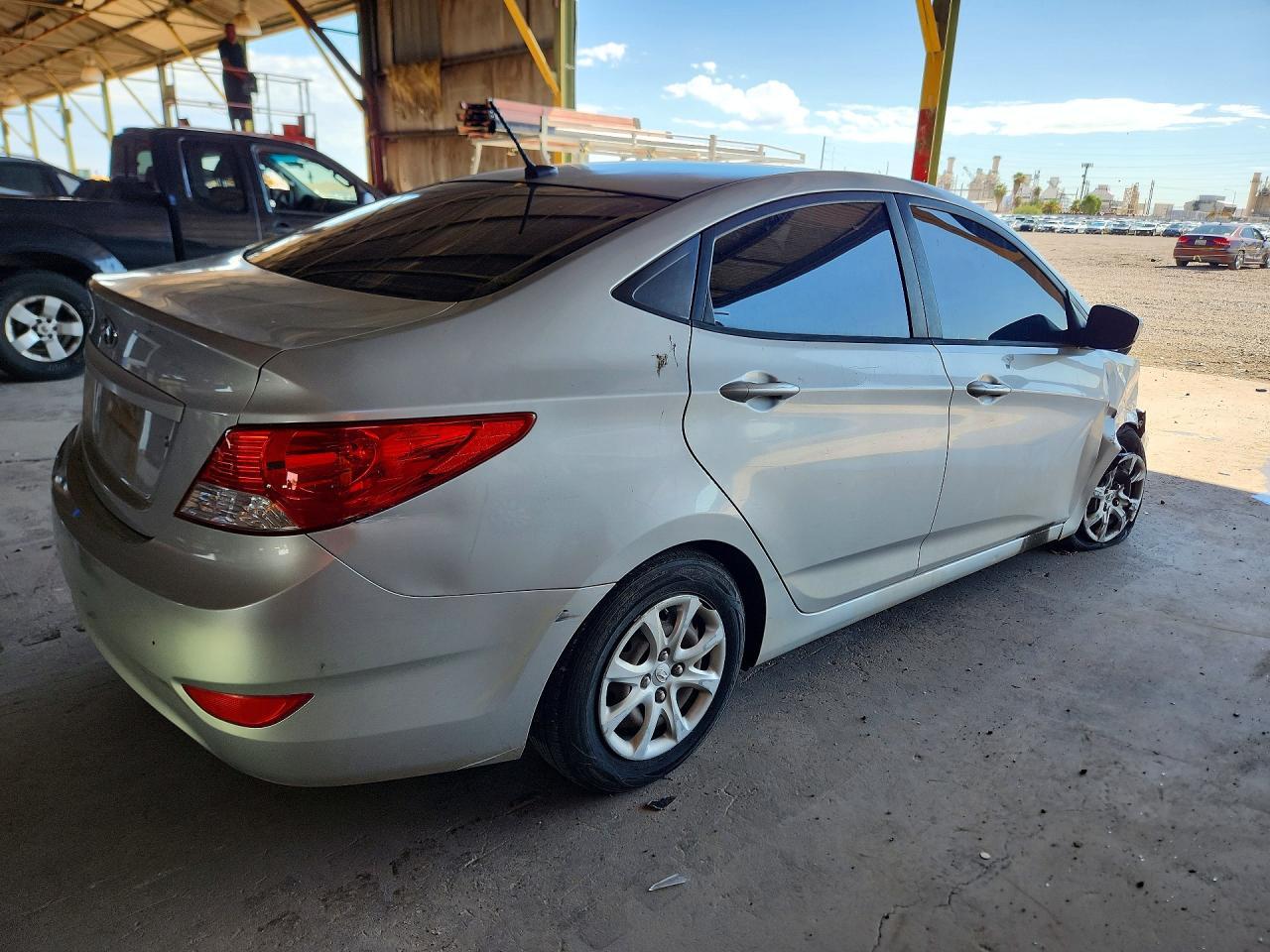 2013 Hyundai Accent Gls - Image 3