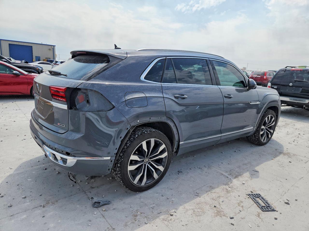 2022 Volkswagen Atlas Cross Sport Sel Premium R-Line - Фото 3