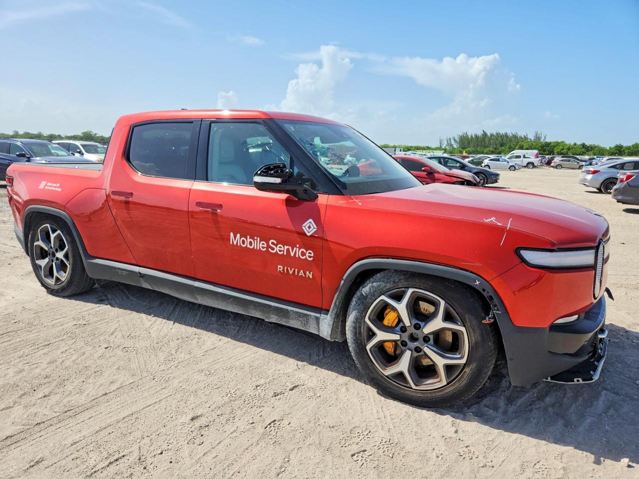 2023 Rivian R1T Adventure - Фото 4