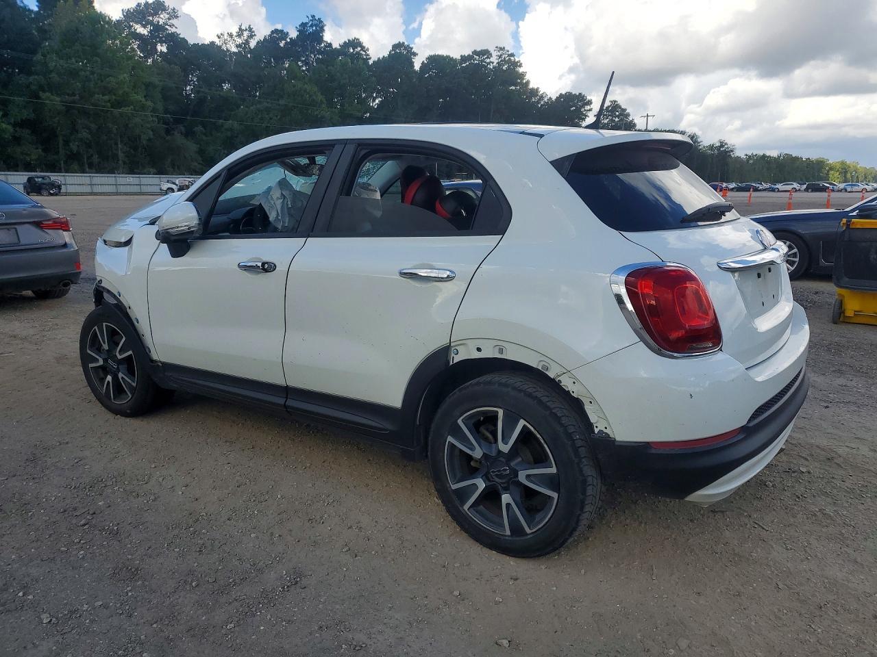 2016 Fiat 500X Easy - Image 2