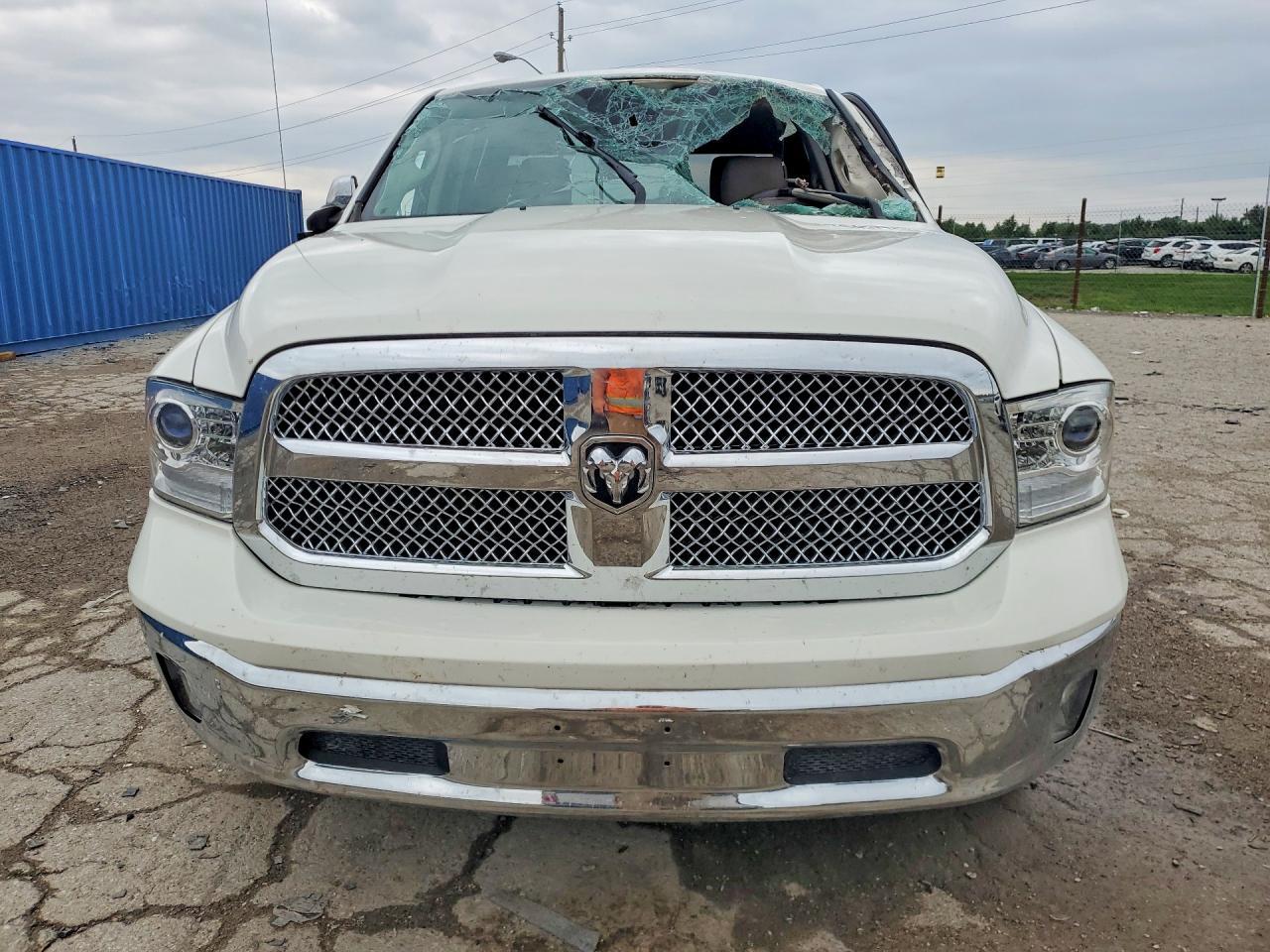 2017 Ram 1500 Laramie - Image 5