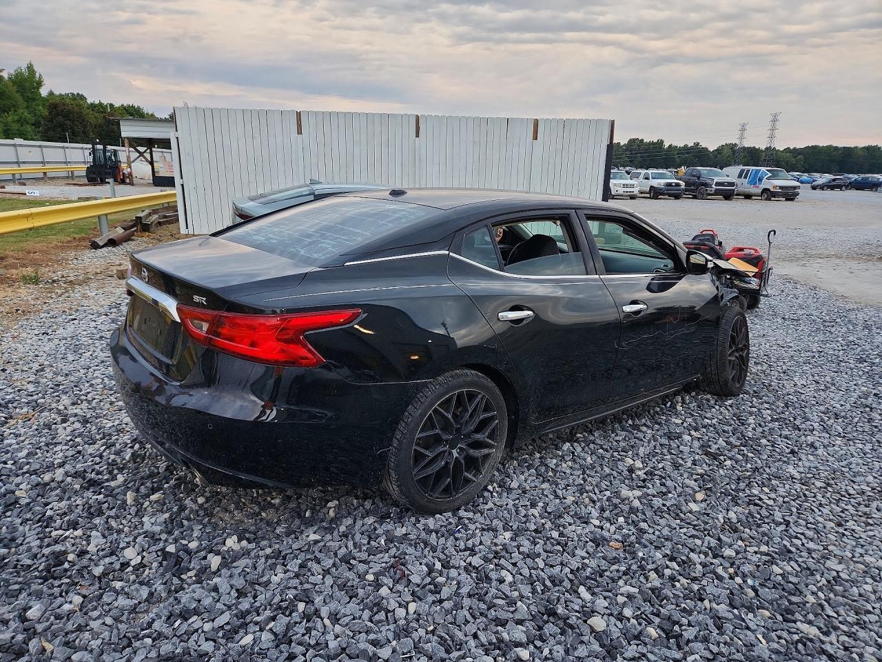 2016 Nissan Maxima 3.5 Sr - Image 3