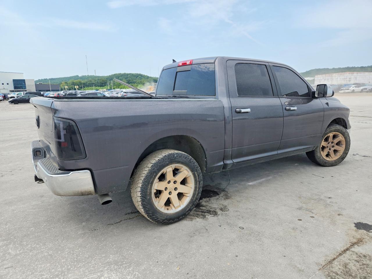 2017 Ram 1500 Laramie - Image 3