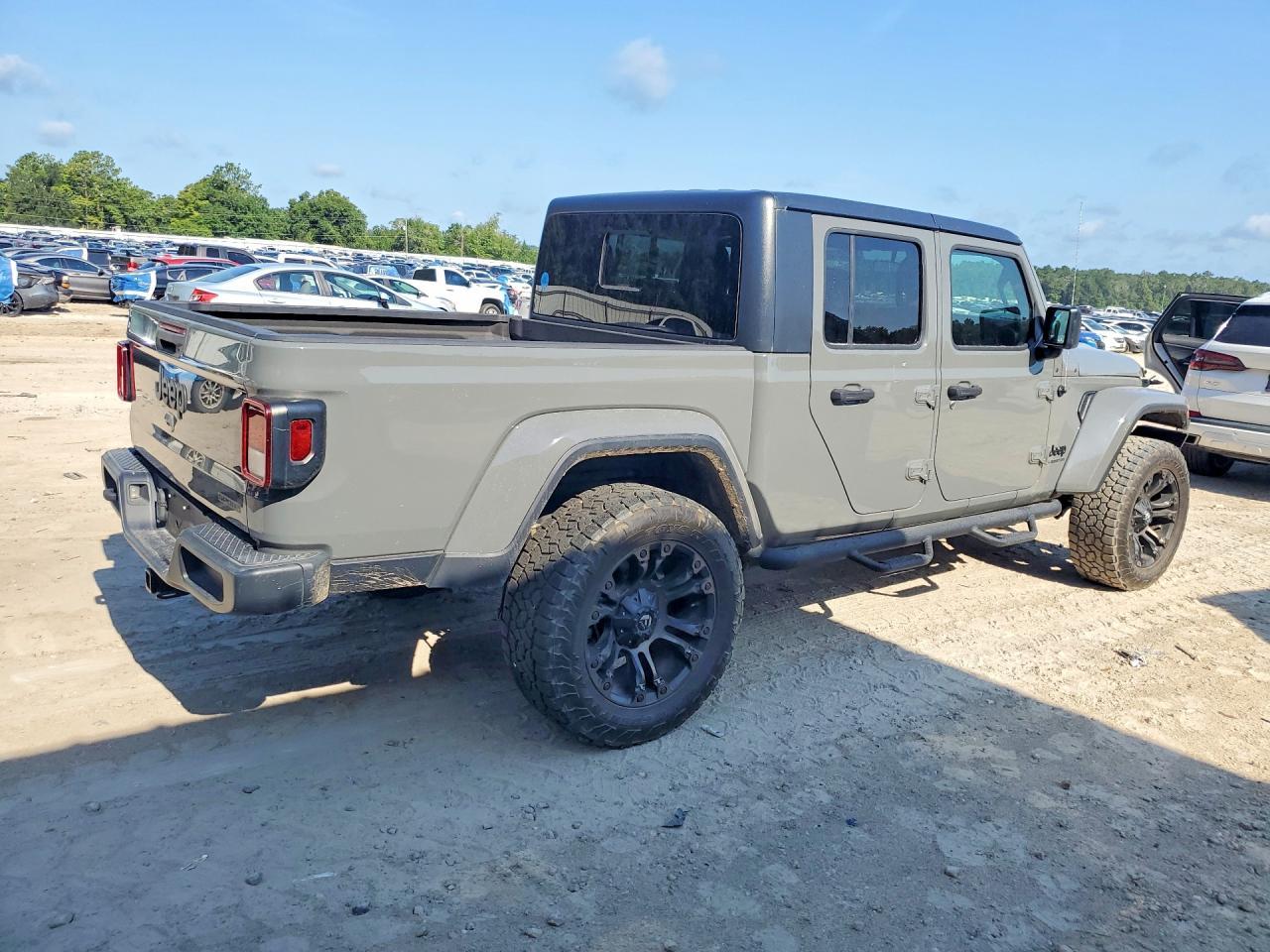 2021 Jeep Gladiator Sport - Image 3