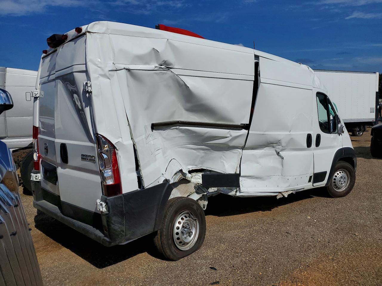 2026 Ram Promaster 2500 Delivery Van - Фото 3