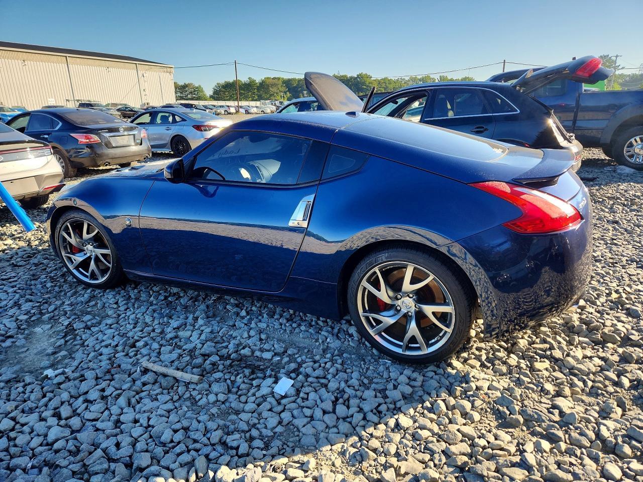 2015 Nissan 370Z Sport Tech - Фото 2