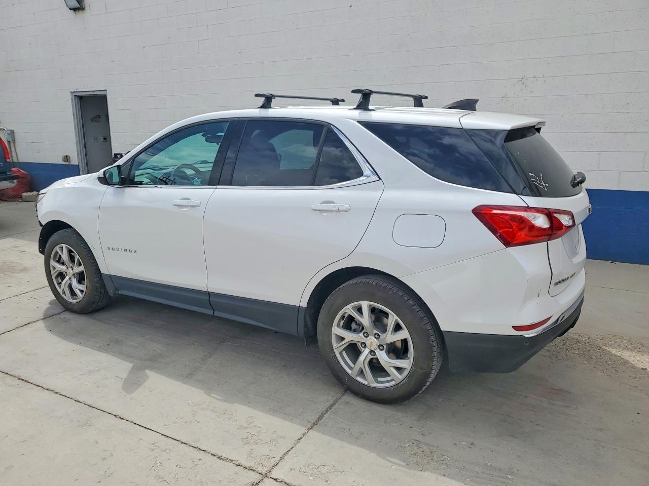 2018 Chevrolet Equinox Lt - Image 2