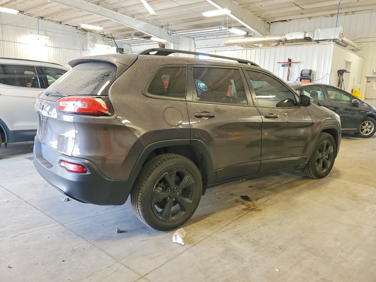 2018 Jeep Cherokee Latitude - Image 3