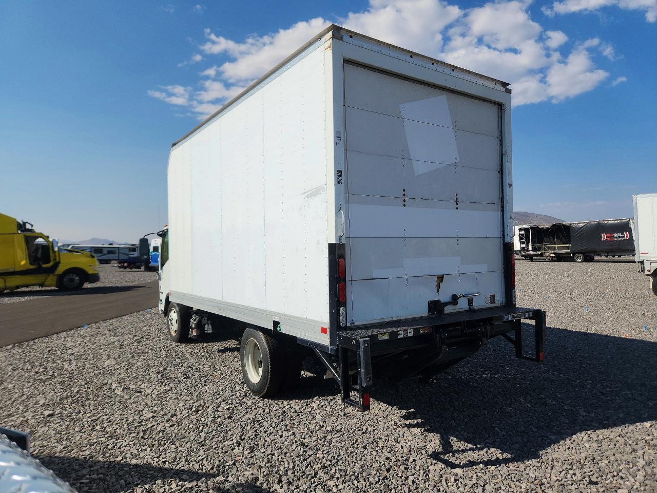 2022 Isuzu Npr Xd Box Truck - Image 2