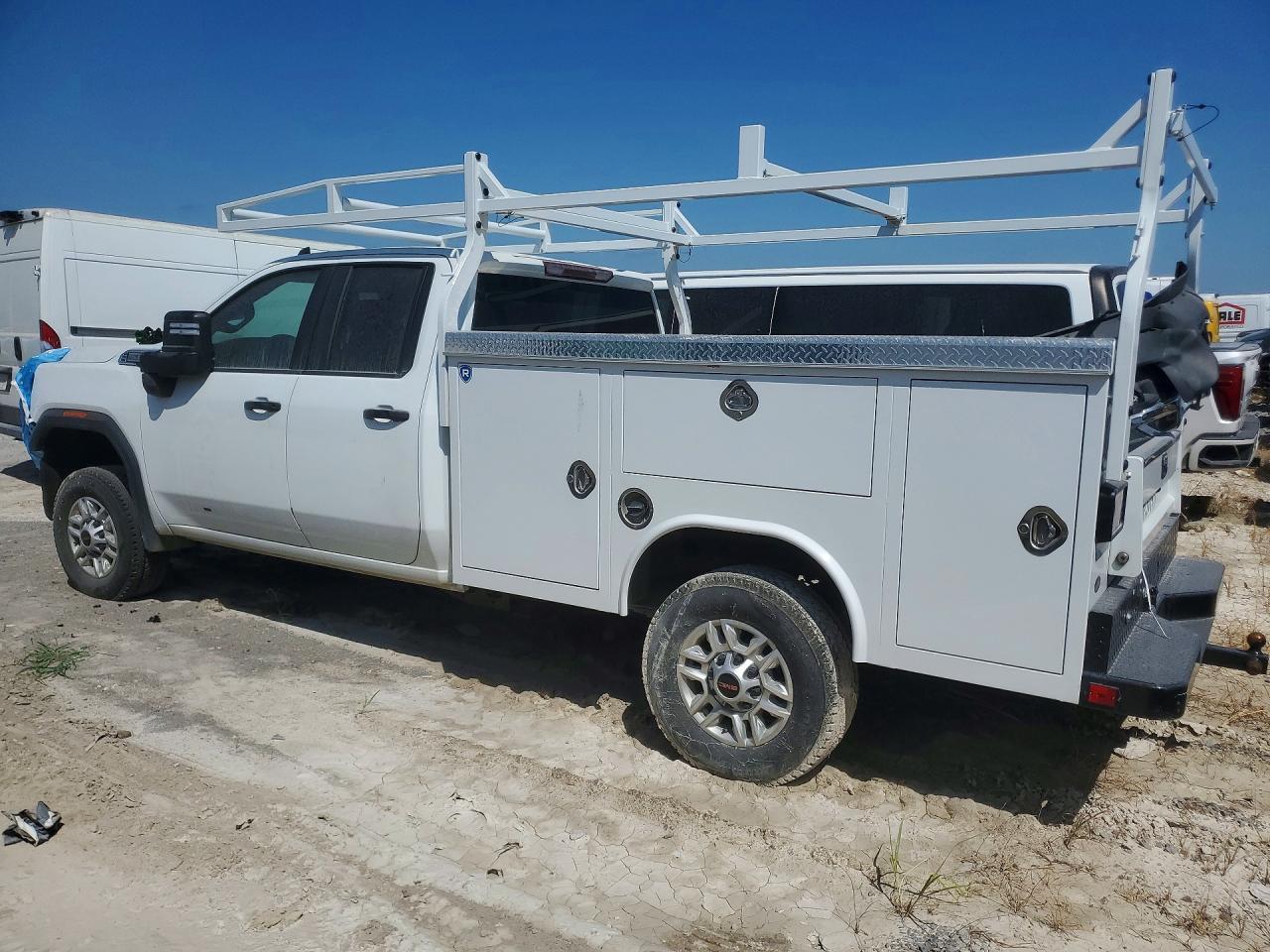 2025 GMC Sierra K2500 Heavy Duty - Фото 2