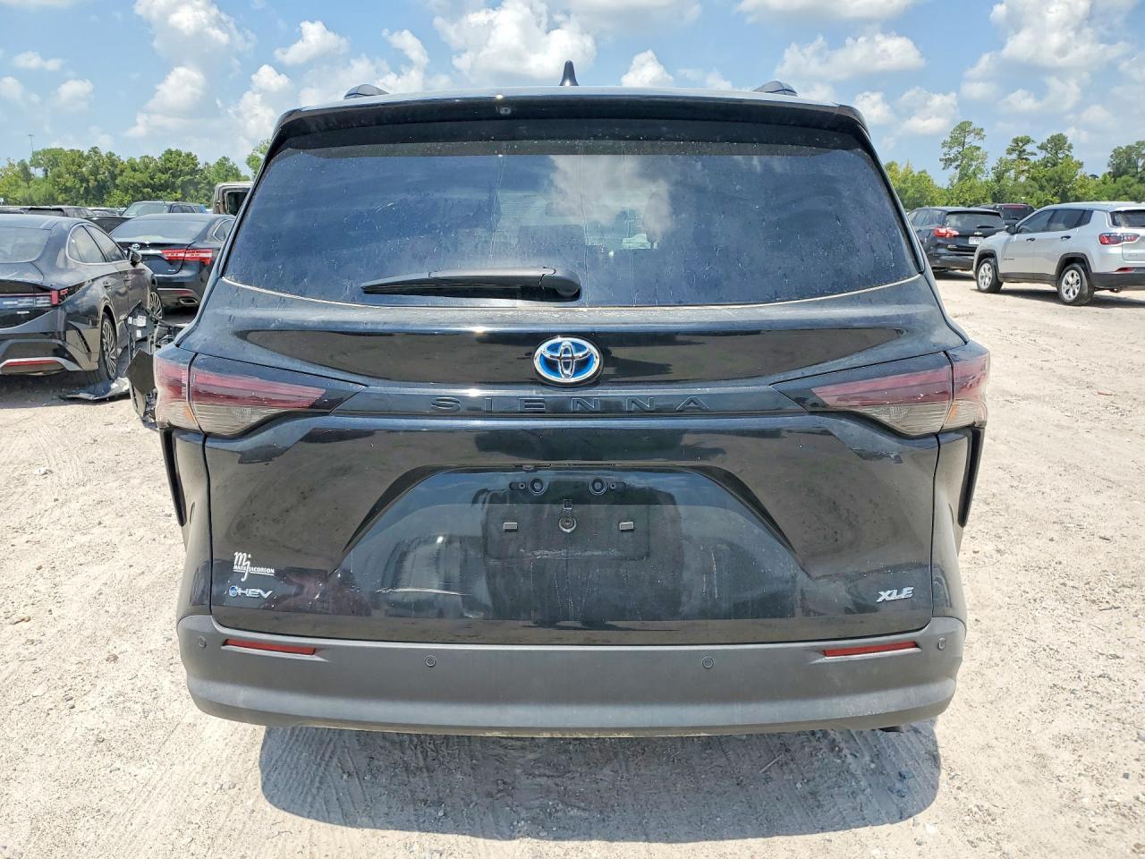 2025 Toyota Sienna Xle - Фото 6