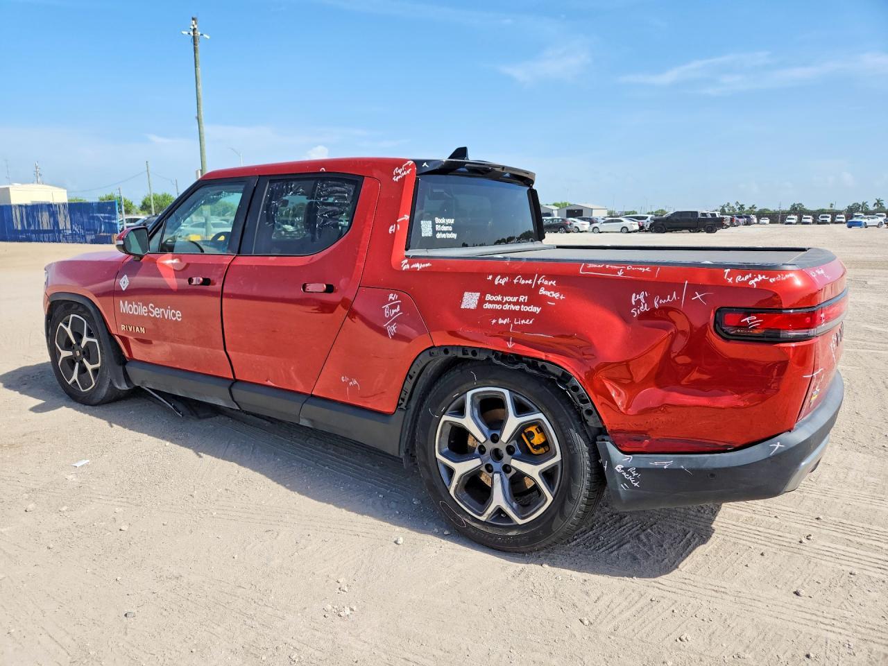 2023 Rivian R1T Adventure - Фото 2
