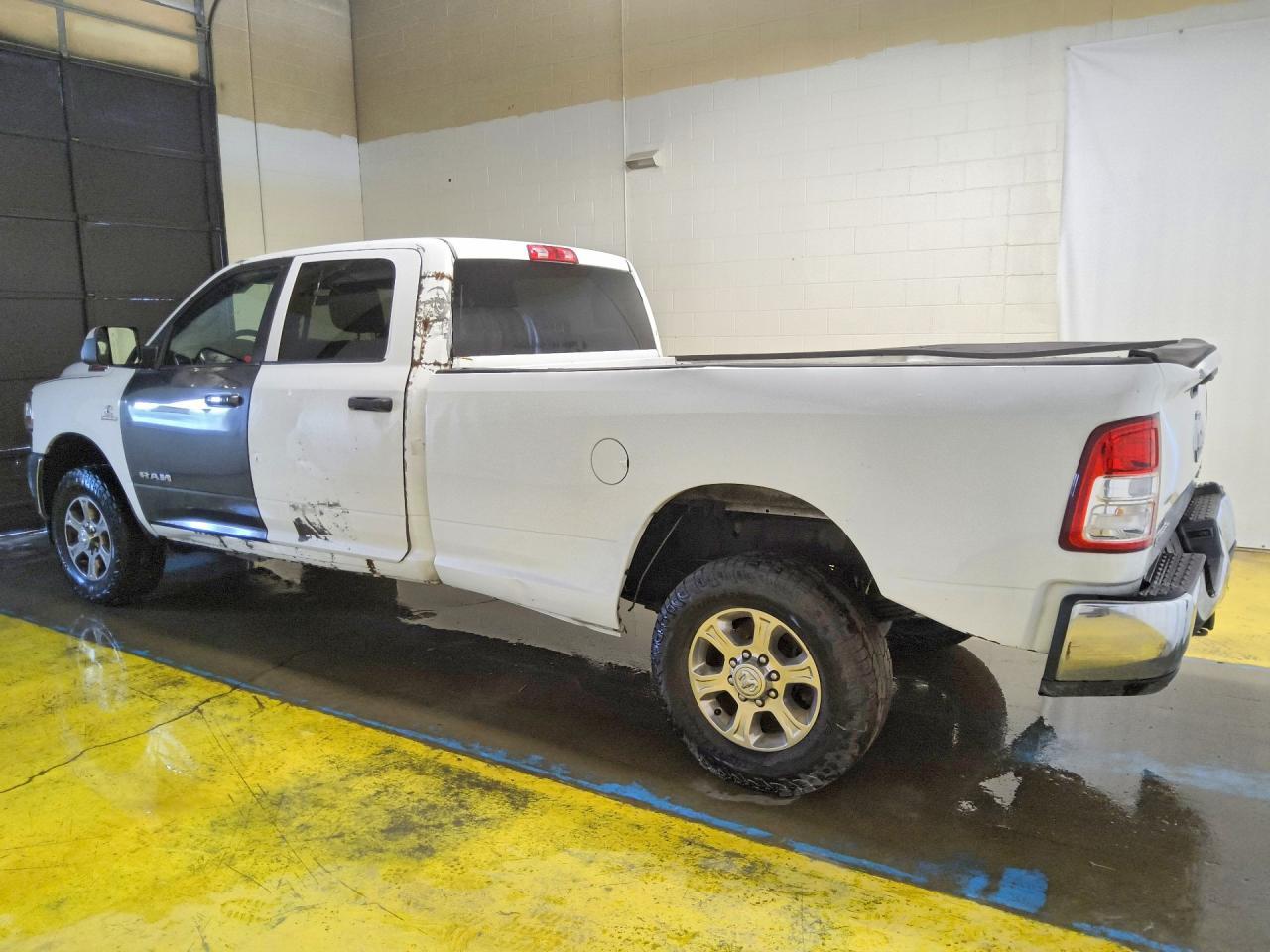 2023 Ram 3500 Big Horn - Фото 2