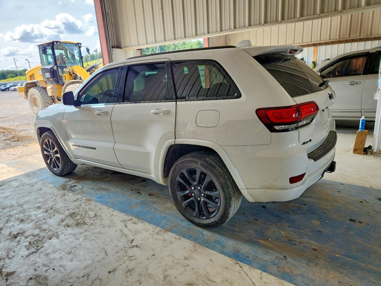 2021 Jeep Grand Cherokee Laredo - Image 2