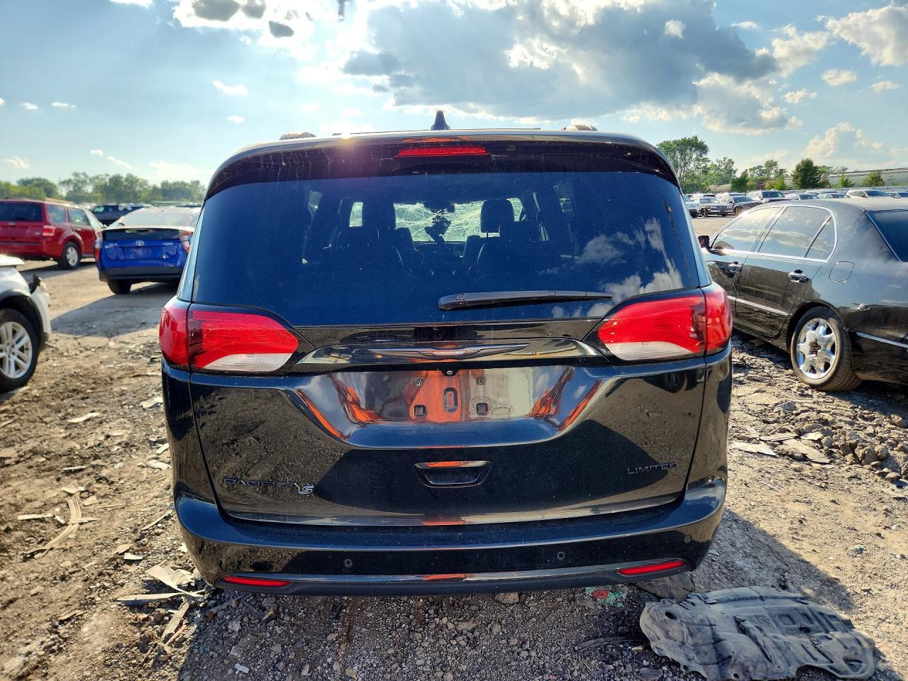 2018 Chrysler Pacifica Limited - Фото 6