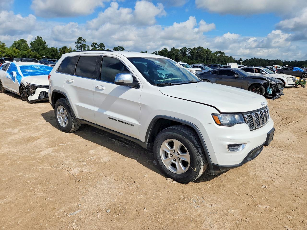 2017 Jeep Grand Cherokee Laredo - Фото 4