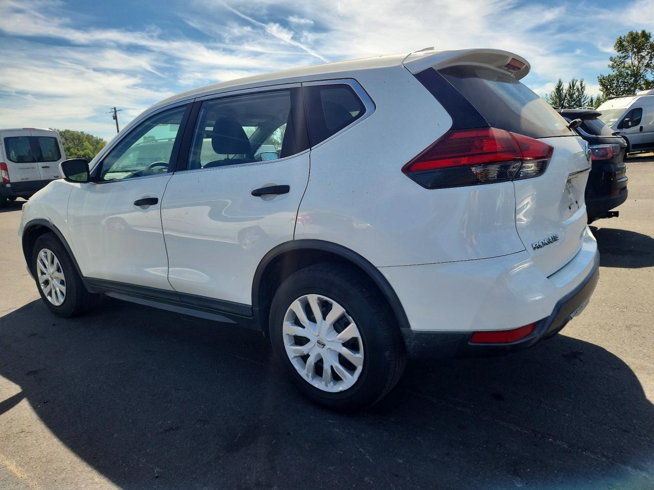 2017 Nissan Rogue S - Фото 2