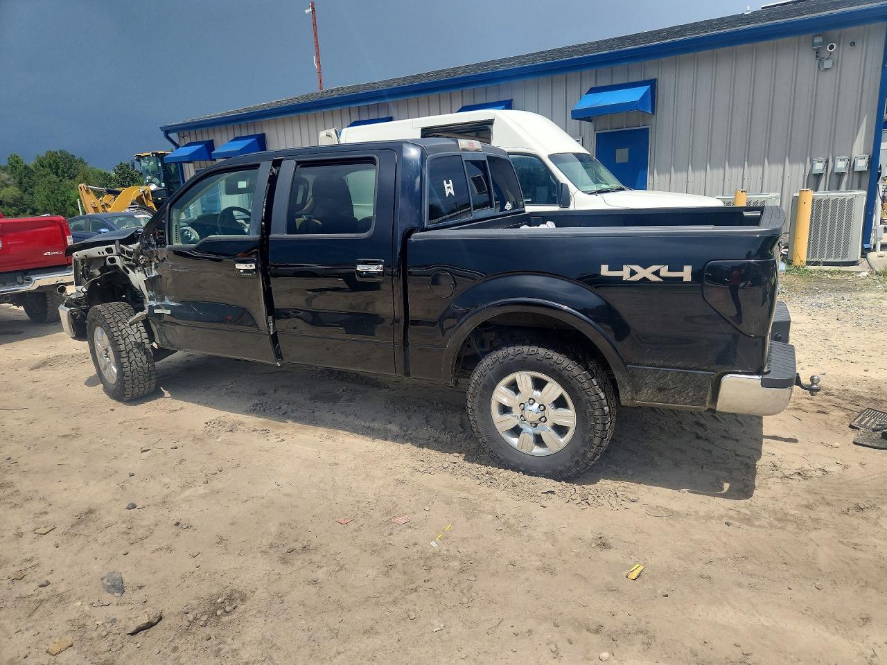 2011 Ford F150 Supercrew - Фото 2