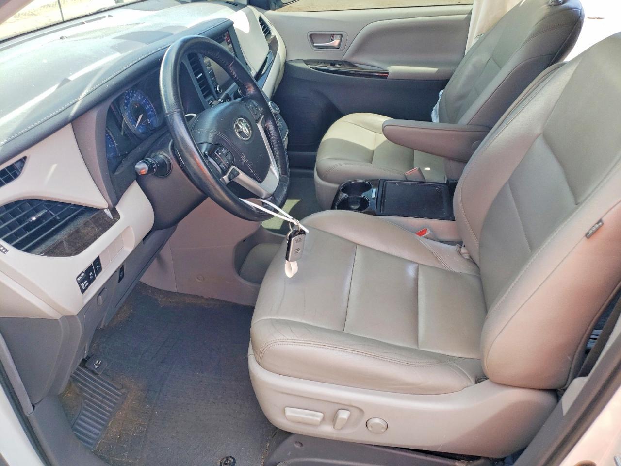 2019 Toyota Sienna Xle Premium 7-Passenger - Фото 7